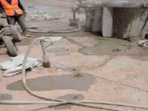 长城区水泥混凝土路面板底注浆技术 路面脱空注浆整治方案